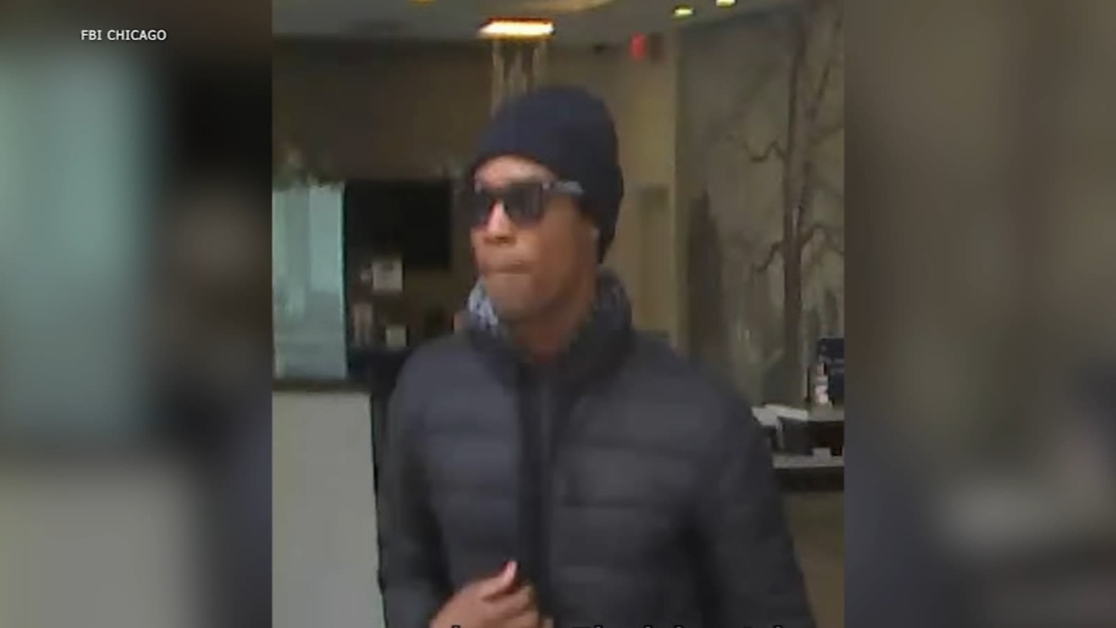 FBI seeking suspect in Skokie bank robbery who fled on CTA bus