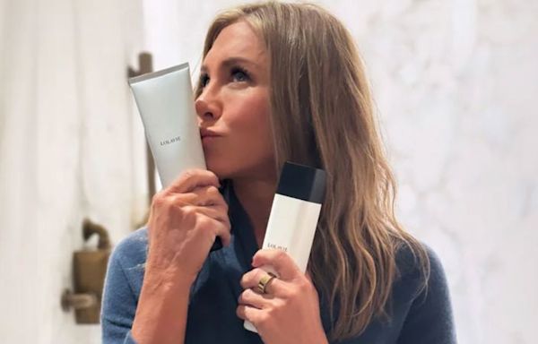 Jennifer Aniston’s LolaVie hair care line just launched its “final step” | CNN Underscored