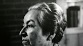 Gabriela Mistral y sus escritos políticos: “Algún día Chile elegirá a una mujer presidenta” - La Tercera