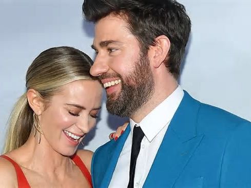 Emily Blunt cuenta cómo su esposo John Krasinski murió de miedo por una araña en Australia