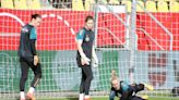 Hrubesch forciert Kampf ums DFB-Tor - Olympia wohl ohne Däbritz