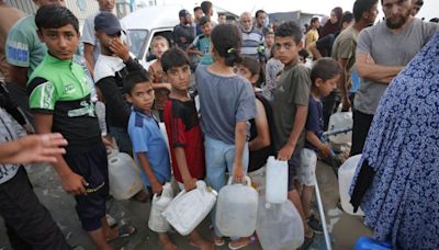 Two thousand aid trucks stuck at Rafah border, aid group warns