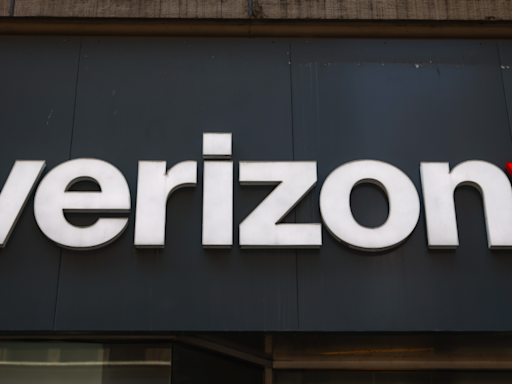 Verizon Buys Frontier in $20 Billion Deal to Boost Fios, Expand Network