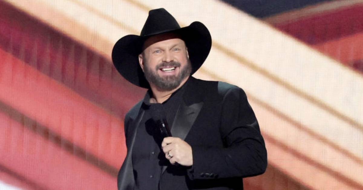 Garth Brooks Plays The Vatican, Attends Star-Packed Conference for Peace