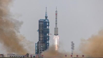 La nave tripulada china Shenzhou-18 viajará a su estación espacial este jueves