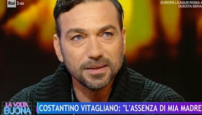 Costantino Vitigliano torna a parlare della sua malattia rara: “Sono un autoimmune, non sanno neanche i medici come curarla”