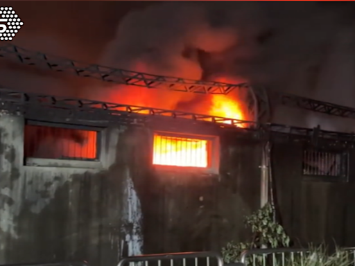 風大火大！颱風夜千坪廠房燒 濃煙嗆跑周邊住戶