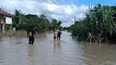 Gobierno moviliza maquinaria pesada en Villa Tunari y Puerto Villarroel por inundaciones