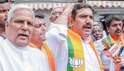 BJP leaders take out protest march to Karnataka CM’s residence, taken into preventive custody