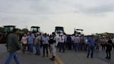 Reactivan agricultores bloqueo carretero en Tamaulipas