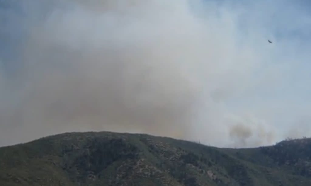 Brush fire grows to 100 acres near Mount Baldy, hiking trails closed