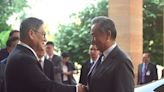王毅會見柬外相及柬國王 加強團結合作