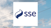 SSE (LON:SSE) Shares Cross Above 200-Day Moving Average of $1,720.39