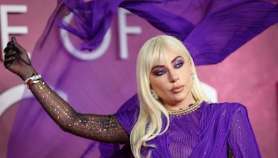 Lady Gaga presenta en París al empresario Michael Polansky como su prometido