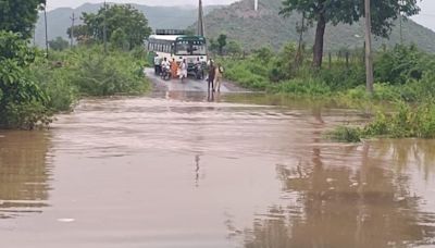 Sewer lines remain clogged as heavy rain lashes Kadapa