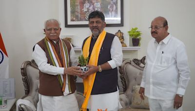 DK Shivakumar discusses Karnataka urban development issues with Union Housing Minister Manohar Lal Khattar