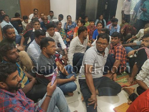 Mangaluru: Street vendors protest 'Operation Tiger' at MCC Building; demand halt, compensation