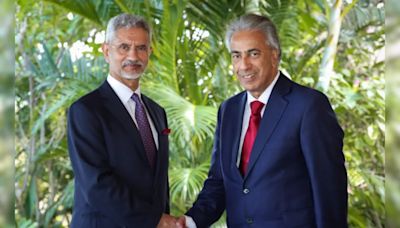 S Jaishankar Meets Mauritius' Leader Of Opposition, Former PMs