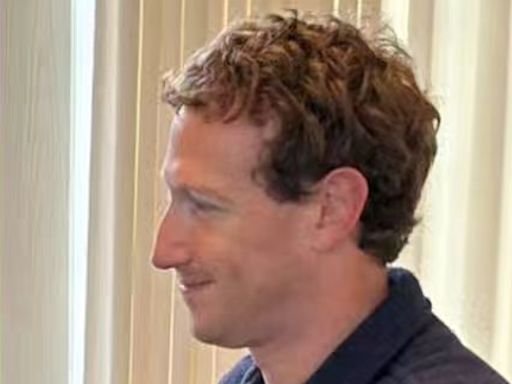 Mark Zuckerberg's desk photo reveals top-secret product next to his candy