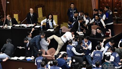【立院大戰秀】藍白強推國會改革法案爆衝突 蘇巧慧：香港故事似乎就要展開