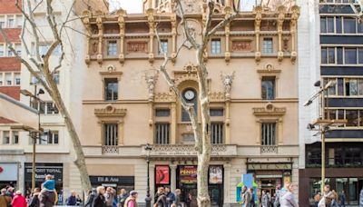 Barcelona homenajea a George Orwell con una placa en la Rambla