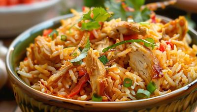 Cómo preparar un delicioso arroz con pollo con este rápido paso a paso