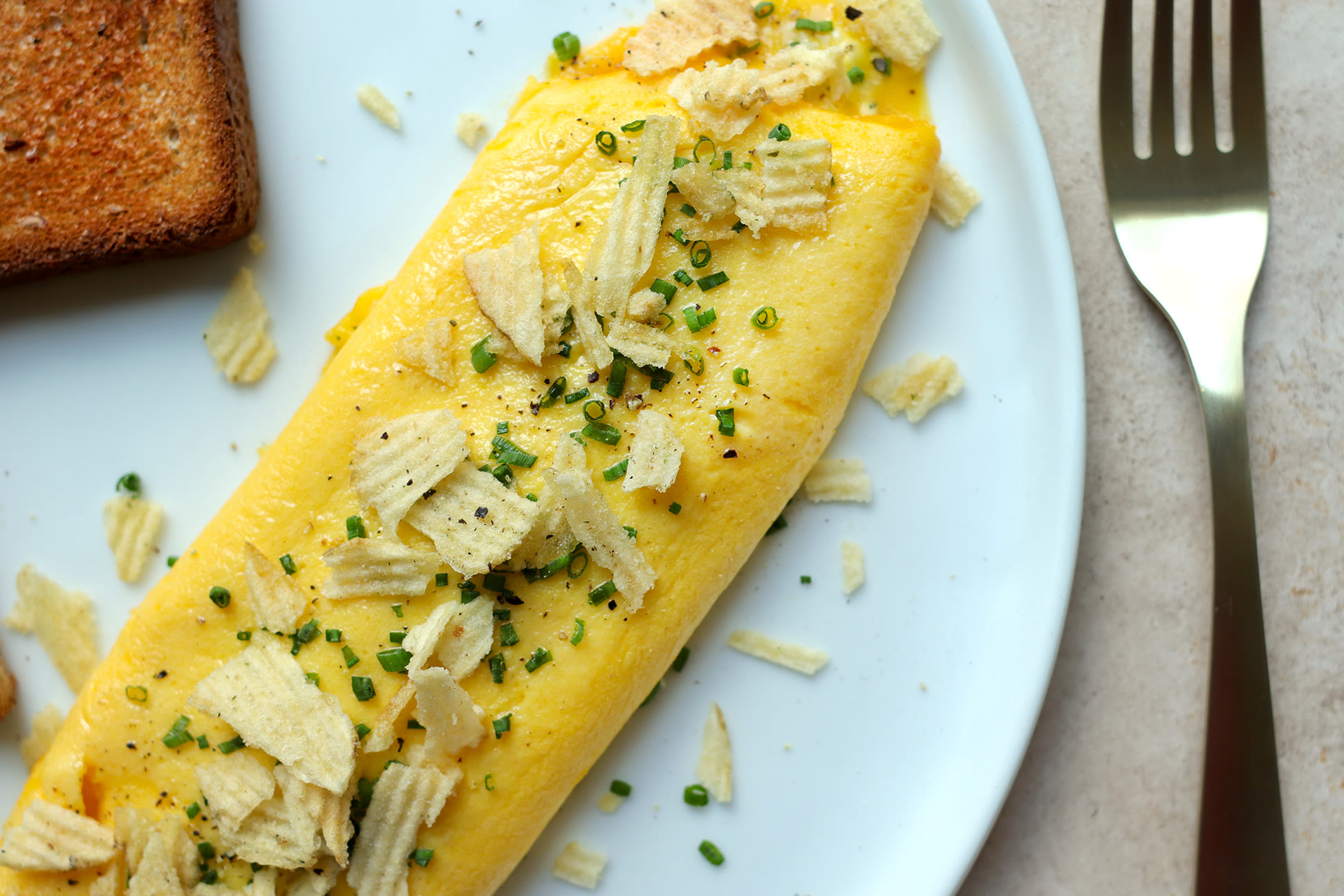 ‘The Bear’ Boursin Omelet With Potato Chips