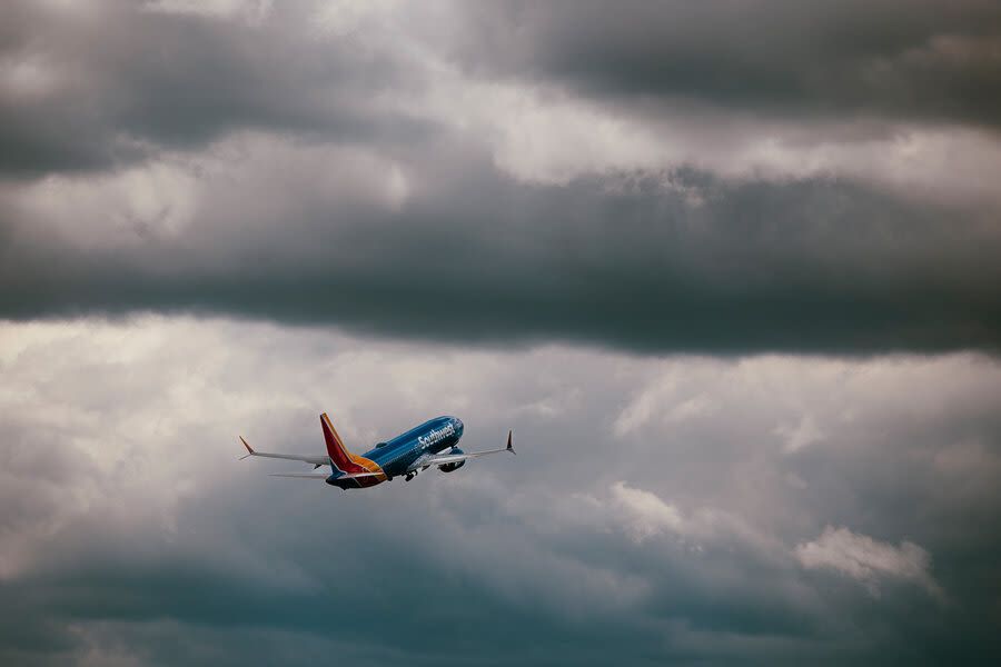 Here’s What Can Cause a Terrifying ‘Dutch Roll’ During a Flight