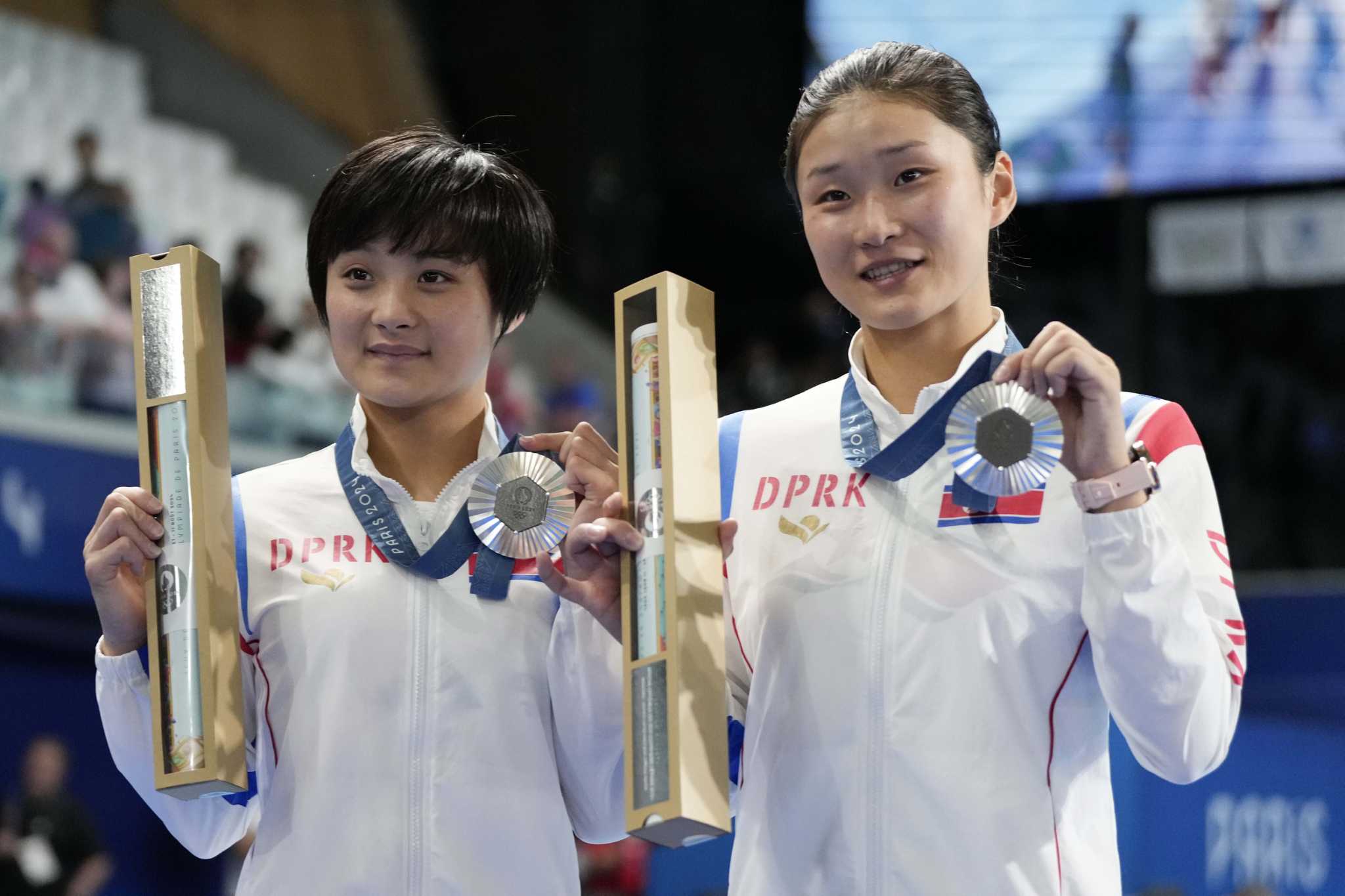 North Korea wins first diving medal ever, as China continues dominance with another gold