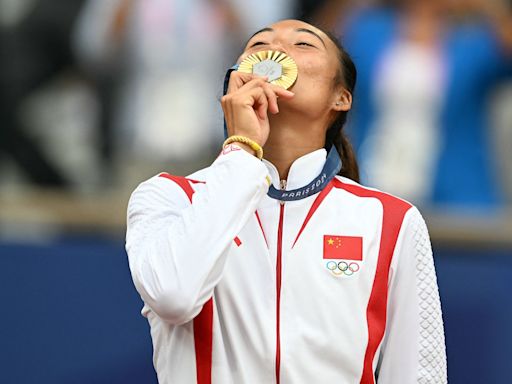 China se afirma en el primer puesto del medallero con un triunfo histórico en tenis femenino: ganó Qinwen Zheng