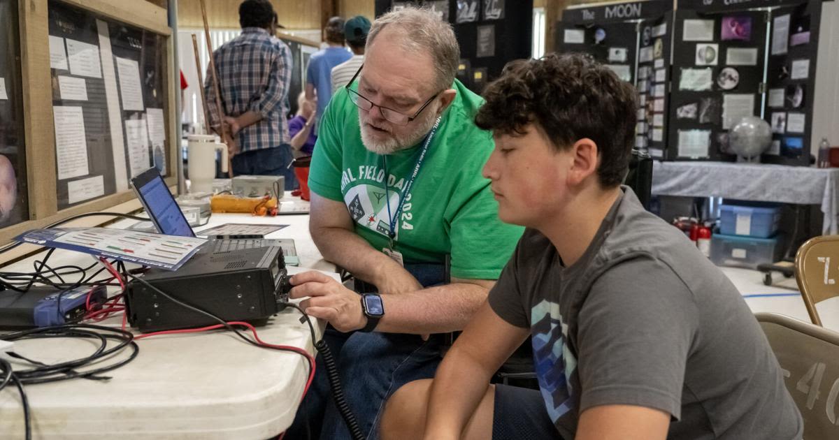 They say nobody's keeping score, but on Field Day, HAM radio operators know better