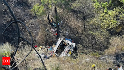 6 kids, 8 women among 22 dead was bus falls into gorge in Jammu | Jammu News - Times of India