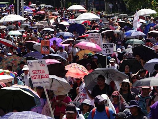 Maestros de la CNTE consiguen un incremento salarial del 13%... pero mantendrán activo el paro