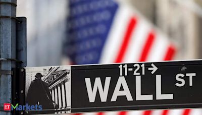 Wall Street indexes slip with interest rates, Middle East in focus