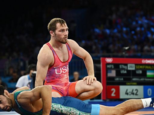 2024 Olympic wrestling Day 5 recap: Ex-Iowa Hawkeye Spencer Lee takes silver