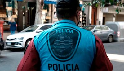 Un policía de la Ciudad de Buenos Aires mató a un ladrón que intentó robarle | Fue en Caballito, cuando el delincuente quizo entrar a su auto en un semáforo