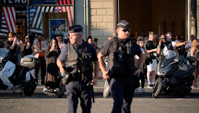 Policía resulta herido ataque con cuchillo en París días antes de Juegos Olímpicos, dice funcionario