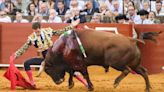 Dos orejas en Sevilla y un toro de La Palmosilla destaca en Madrid