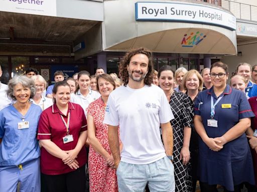 Joe Wicks exercises with Surrey NHS staff in mass workout