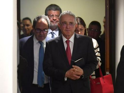 Jueza rechazó recurso de nulidad de Álvaro Uribe y hasta lo regañó: "Impertinente"