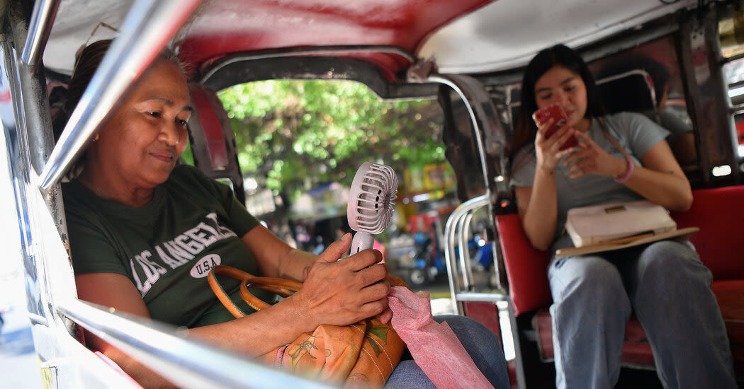 Philippines Closes Schools as Heat Soars to ‘Danger’ Level