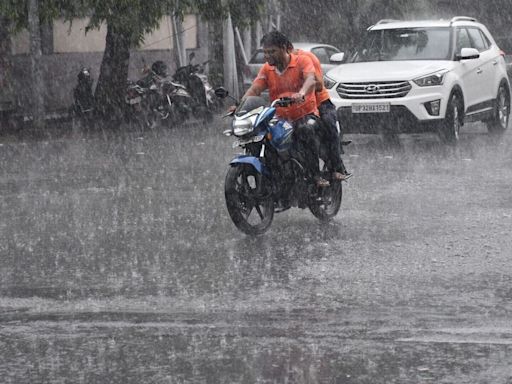 13 people killed in rain-related incidents in Uttar Pradesh in last 24 hours | Today News