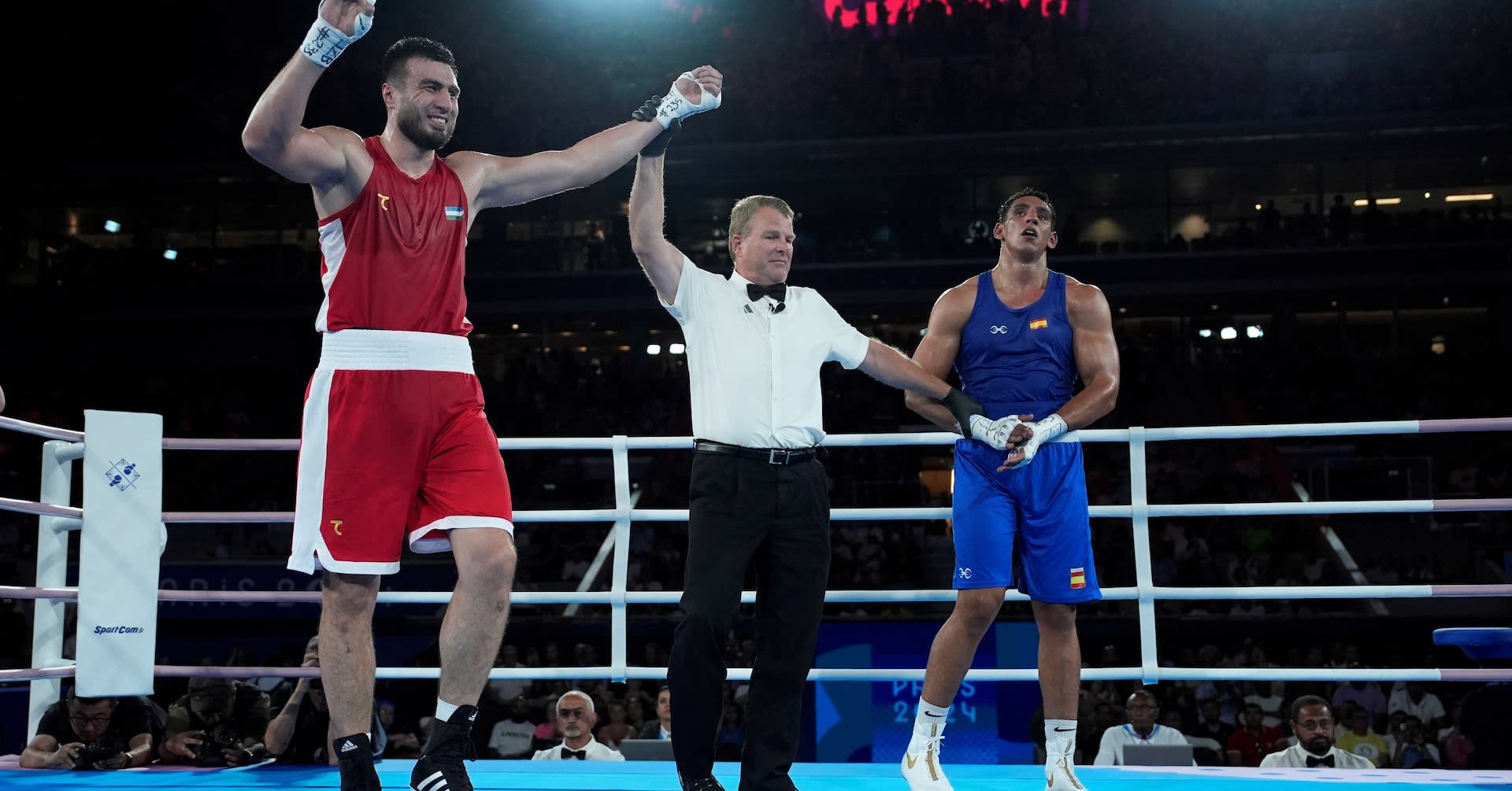 Boxing-Uzbekistan's Jalolov wins men's super heavyweight gold at Paris Games