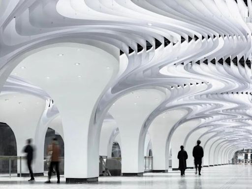 上海地鐵14號線豫園站，曲線設計體現『黃浦江水』