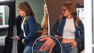 Jennifer Lopez exits spa with ring on wedding finger amid Ben Affleck divorce