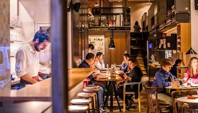 El bar de tapas de Barcelona que recupera platos milenarios de la cocina mediterránea y que está entre los 20 mejores del mundo