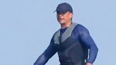 Orlando Bloom Rides Motorized Surfboard While Vacationing in Saint-Tropez