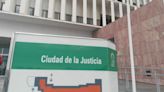 Piden cinco de años de cárcel para una joven, su madre y su expareja por maltratar a su bebé de tres meses en Málaga