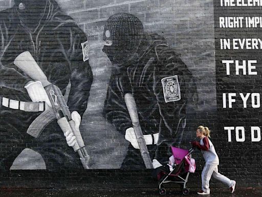 La policía norirlandesa archiva cientos de casos de los años del IRA tras la entrada en vigor de la ley de amnistía