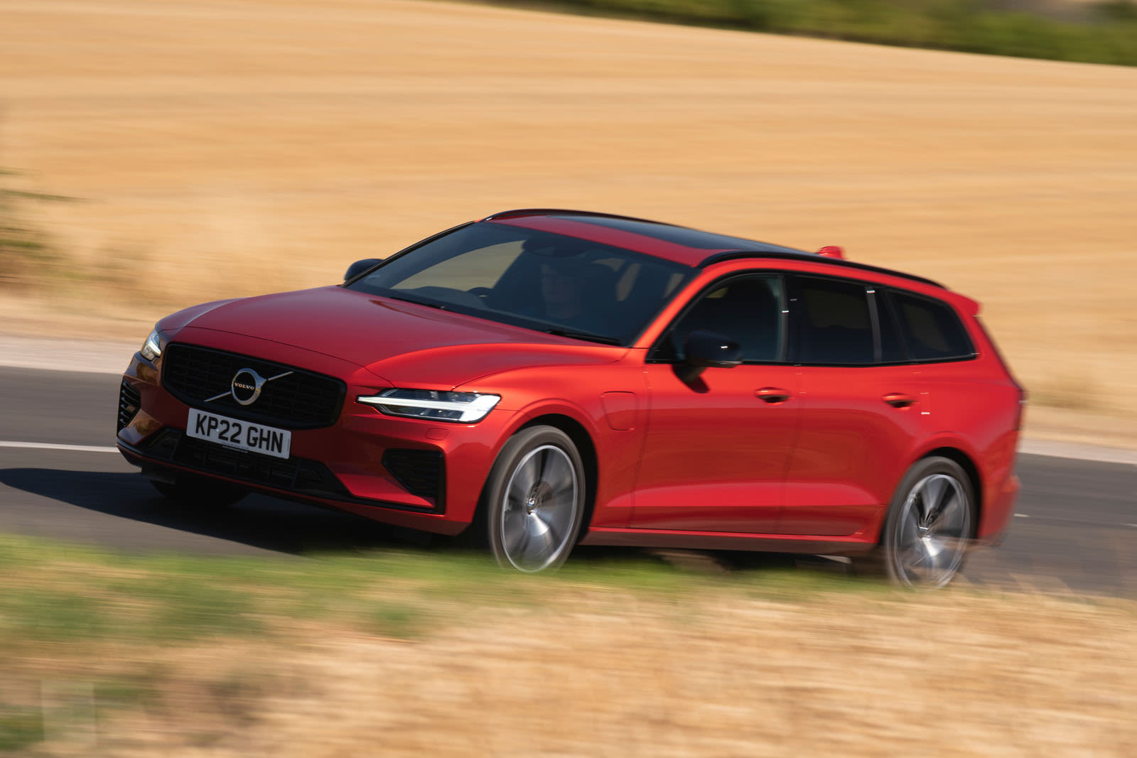 Volvo V60 and V90 return to UK in shock estate comeback